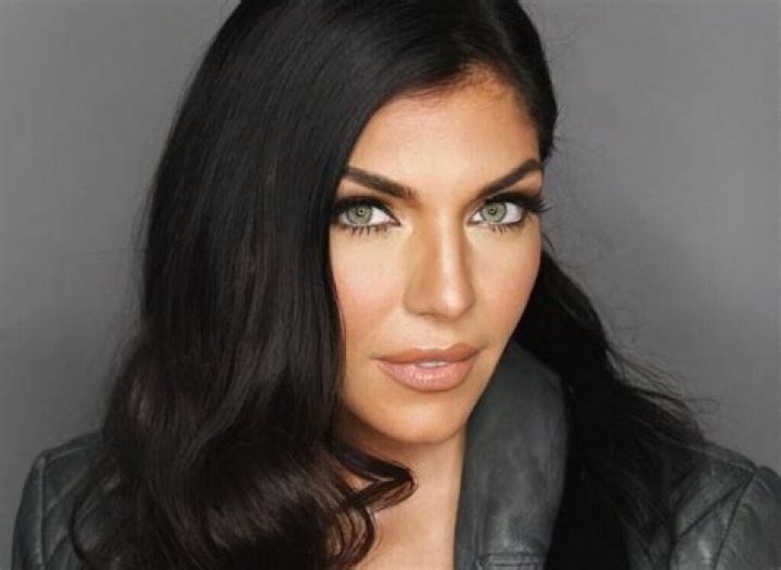 
Carmen Chindris Height, Weight, Net Worth, Age, Birthday, Wikipedia, Who, Nationality, Biography 
