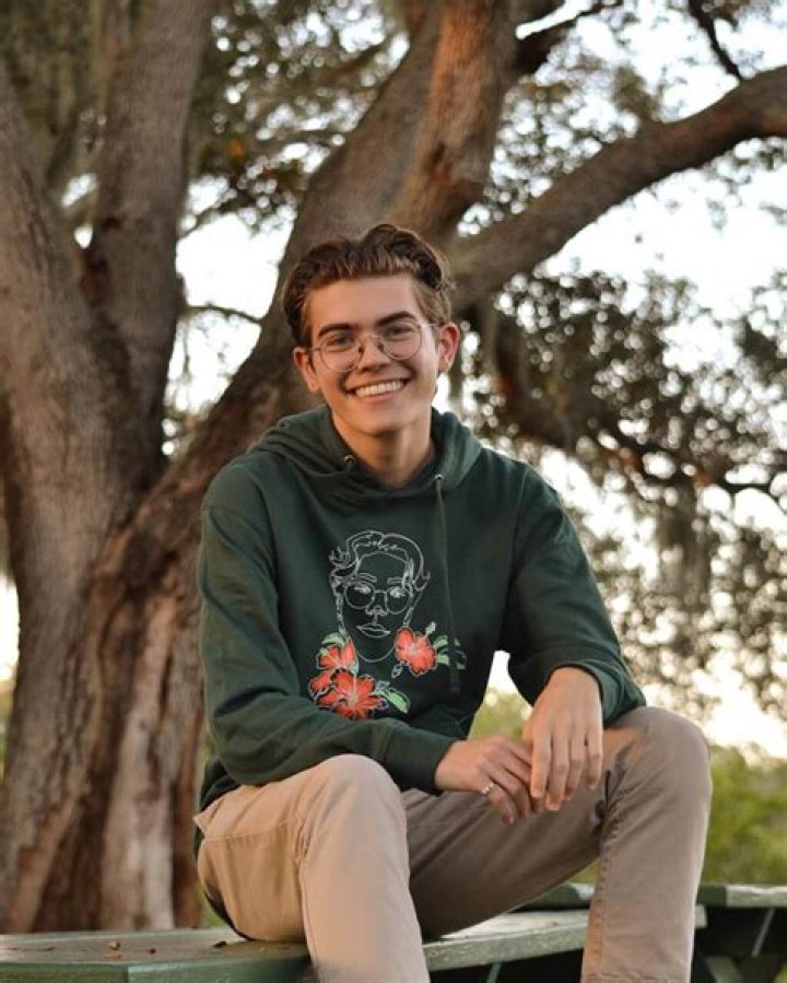 Liam Silk Height, Age, Girlfriend, Biography, Wiki, Net Worth