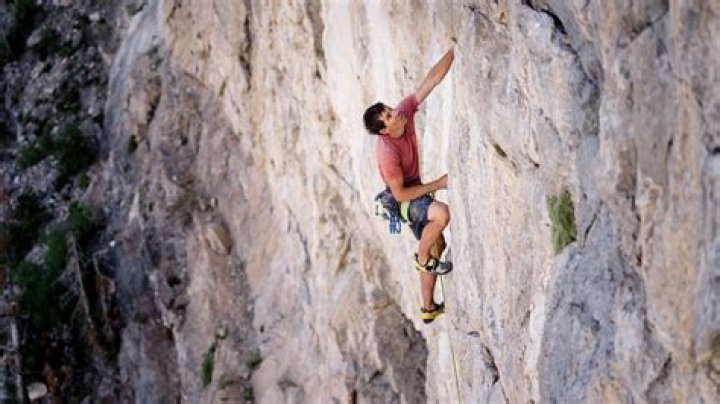 
What Happened To Alex Honnold – Is He Still Alive After Rock Climbing Accident? 