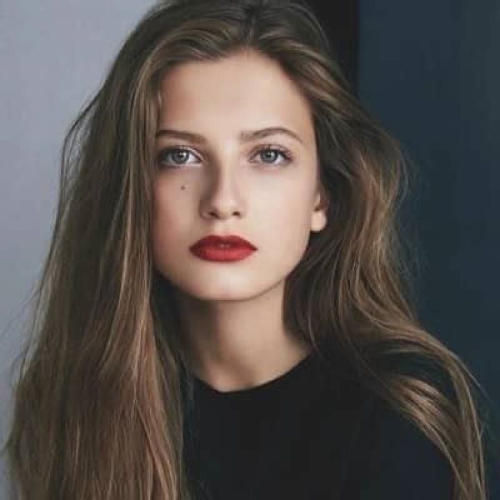 Zoe Pastelle Height, Weight, Net Worth, Age, Birthday, Wikipedia, Who, Nationality, Biography